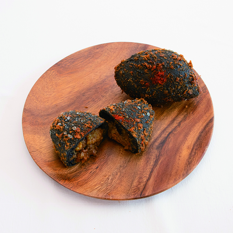 牛肉ゴロゴロ激辛カレーパン